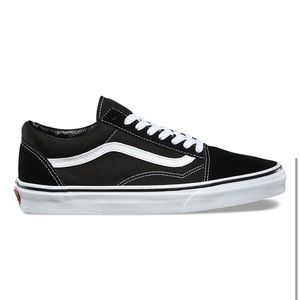 NWOT Vans Old Skool Skate Shoes Black White Sneaker 1 Inch Platform